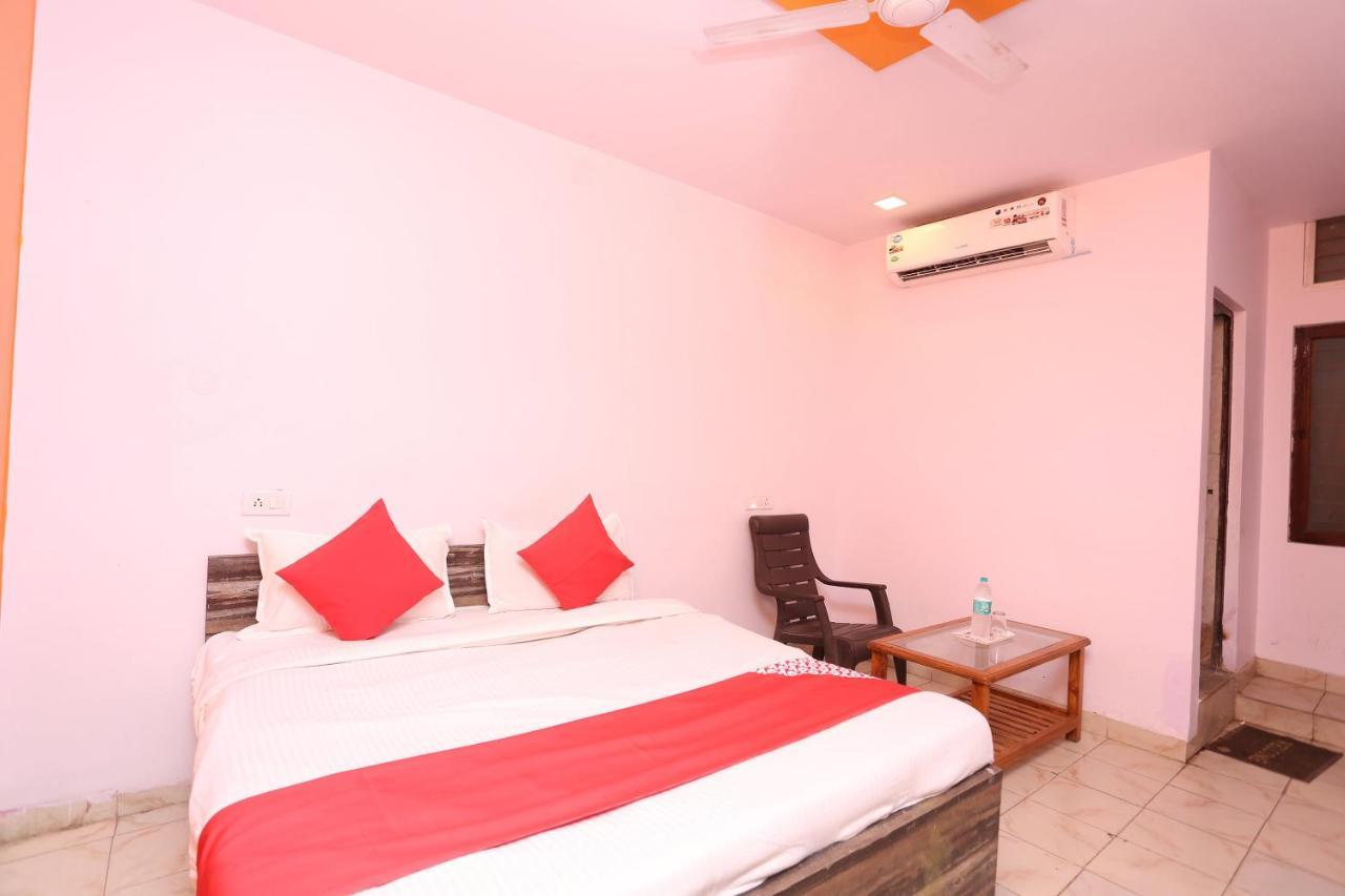 Oyo 37533 Hotel Ashirwad จาบัลปูร์ ภายนอก รูปภาพ