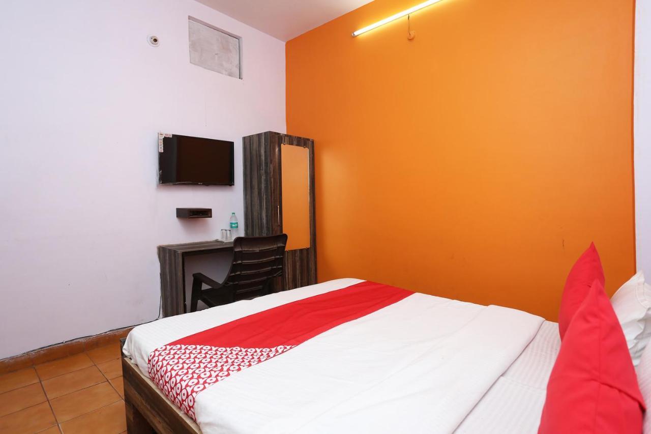 Oyo 37533 Hotel Ashirwad จาบัลปูร์ ภายนอก รูปภาพ